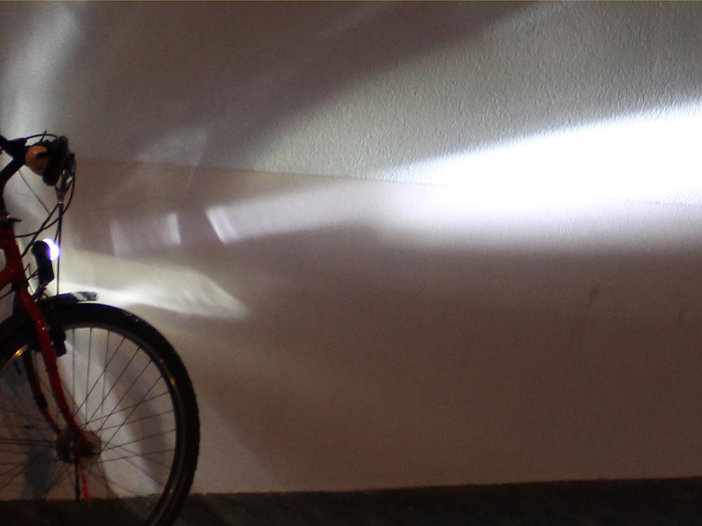 Blendgefahr: Fahrradlicht darf nicht zu hoch eingestellt sein