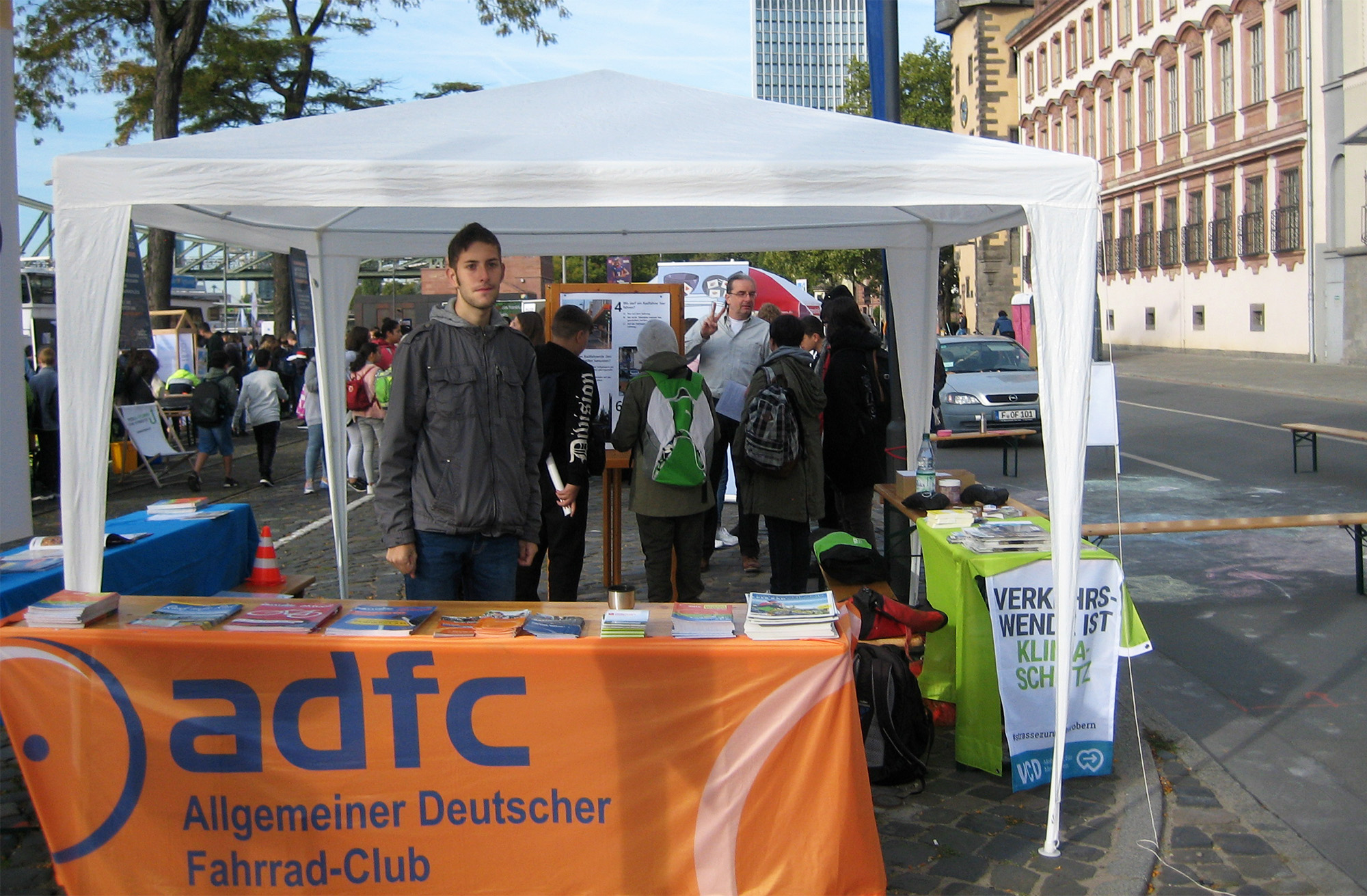 Klimabildungsfestival im Rahmen des globalen Klimastreiktags von Fridays for Future. ADFC und VCD informierten an einem gemeinsamen Stand über nachhaltige MobilitätBild: Bertram Giebeler