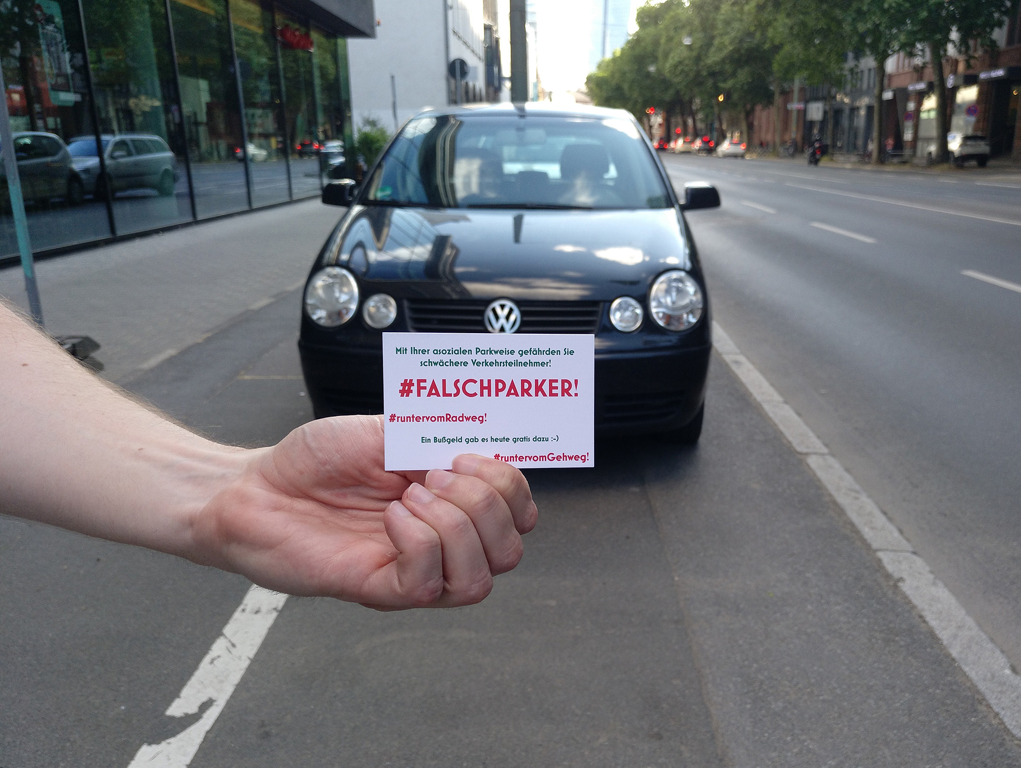 Falschparker in der Hanauer Landstraße