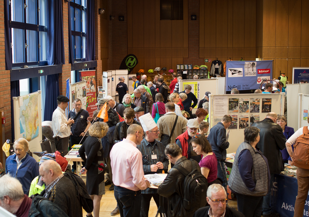 Die Besucher können sich ausführlich auf der RadReiseMesse informierenFoto: Jörg Hoffmann