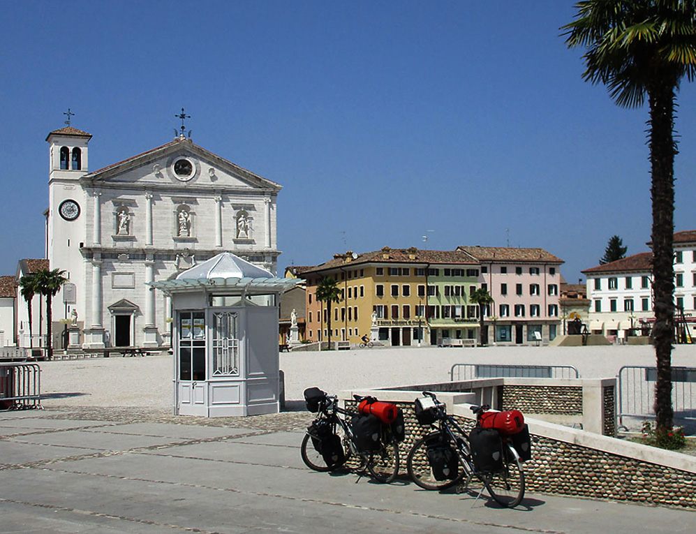 Der nächste Sommer kommt bestimmt: Mittagshitze in Palmanova, ItalienFoto: Peter Sauer