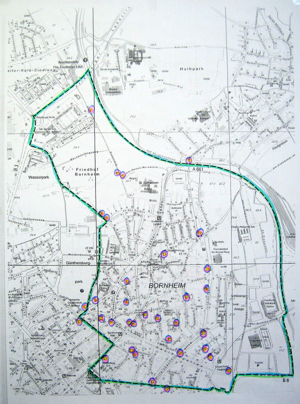 Karte von Bornheim mit 34 Störpunkten für den Rad- und FußverkehrFotos: Bertram Giebeler
