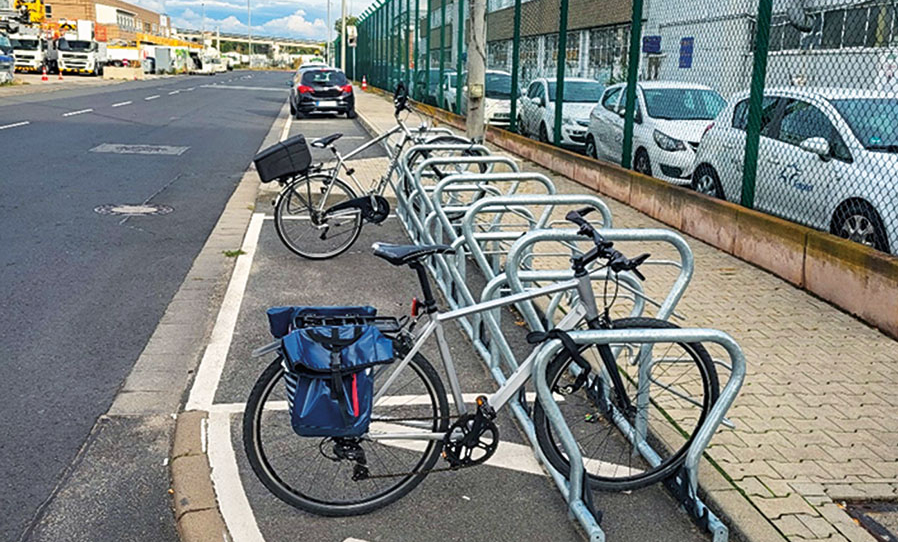 Hier waren Fahrradabstellmöglichkeiten wichtiger als Pkw-Stellplätze Sebastian Linzbauer, Fraport AG