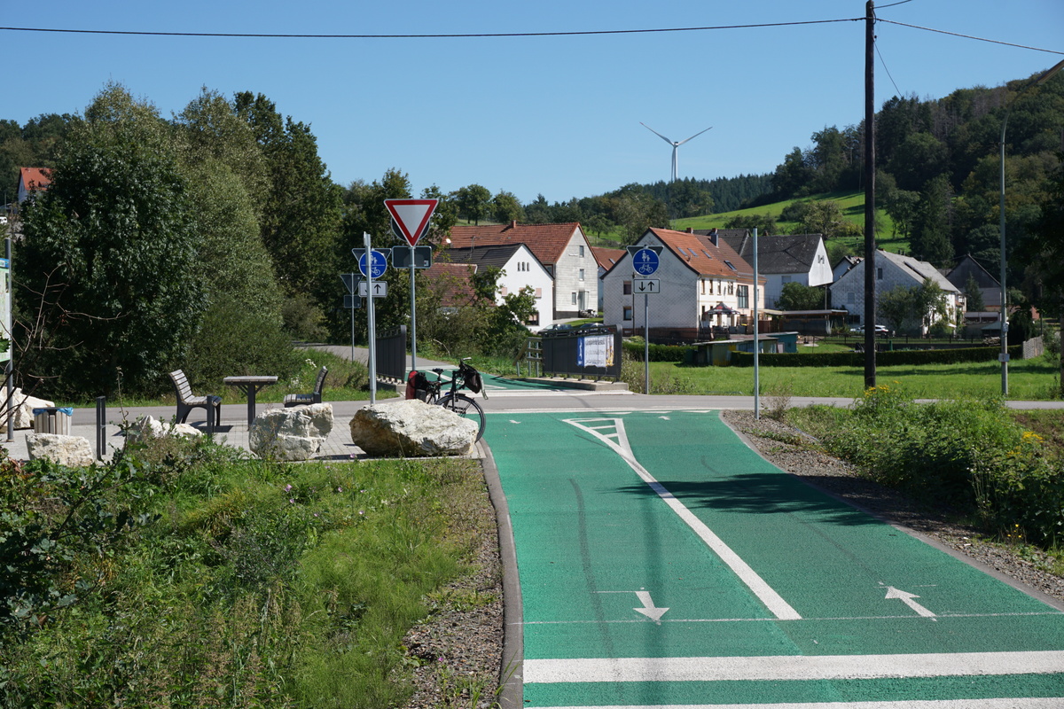 Radweg St. Wendeler Land: Bodenmarkierungen