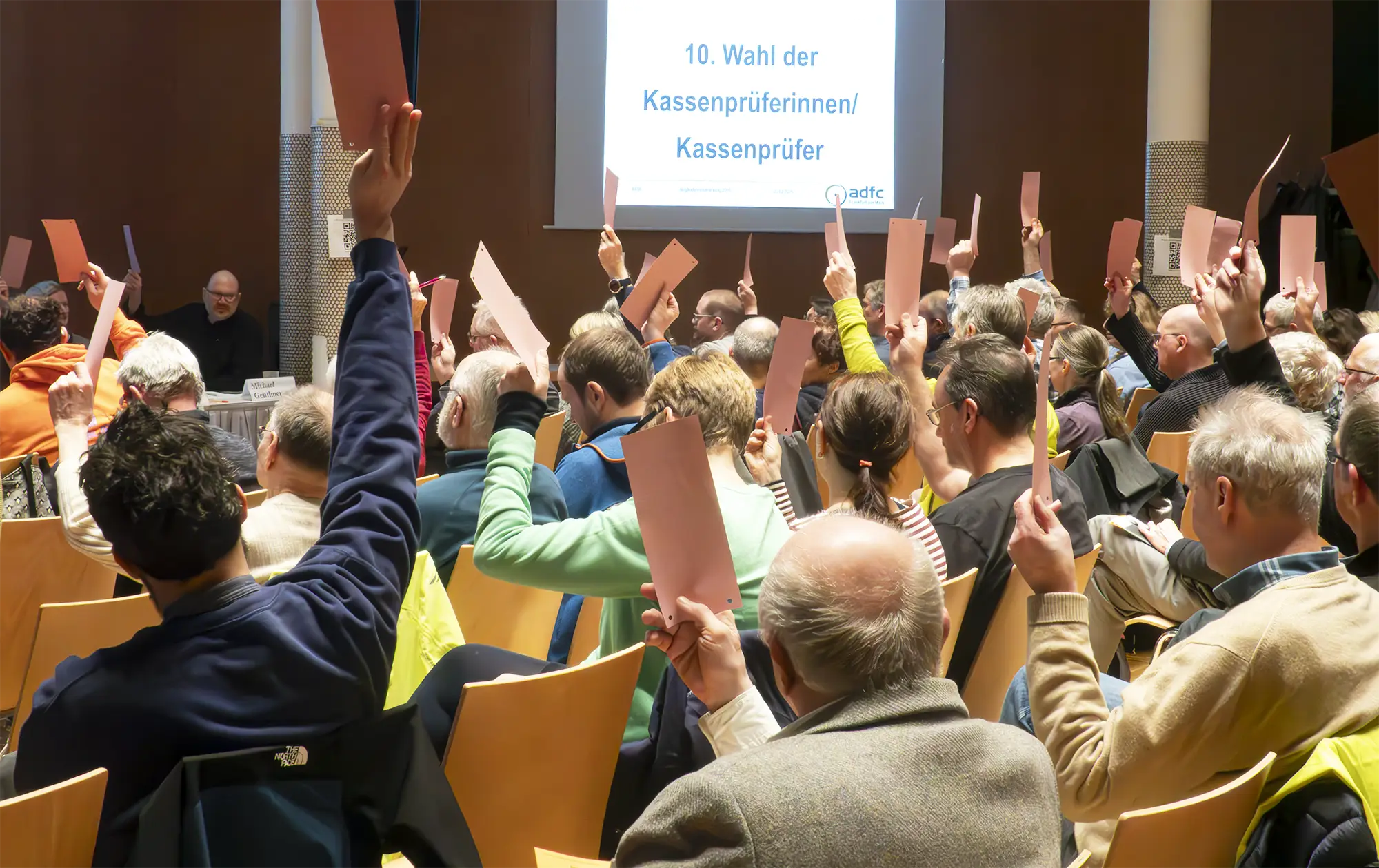 Einladung zurMitgliederversammlung des ADFC Frankfurt

Samstag, 21. Februar 206 15:00 - 18:00 UhrSALLBAU Gutleut

 Details und die Tagesordnung