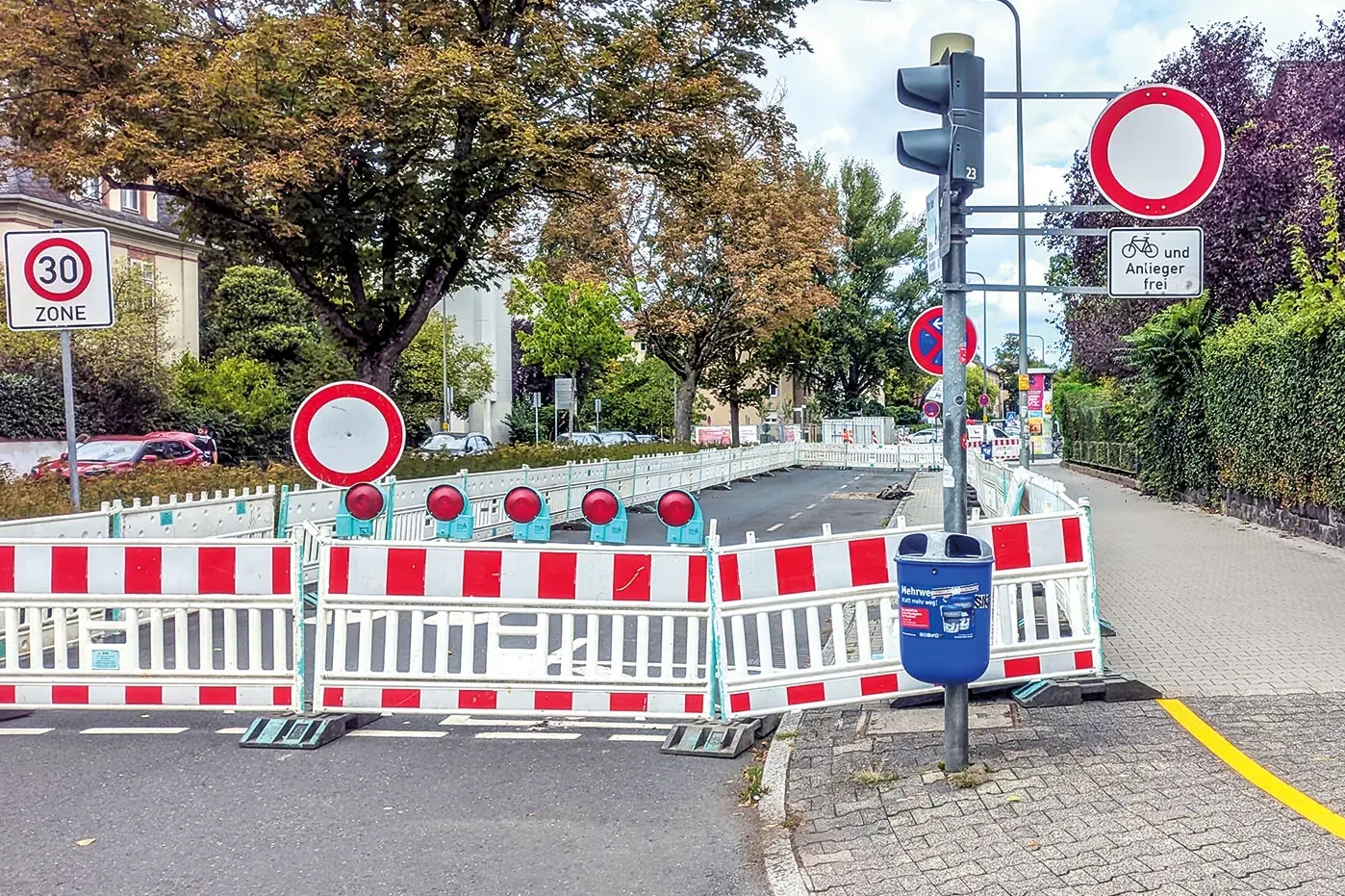 Blick auf eine Baustelle in der Mierrendorfstraße