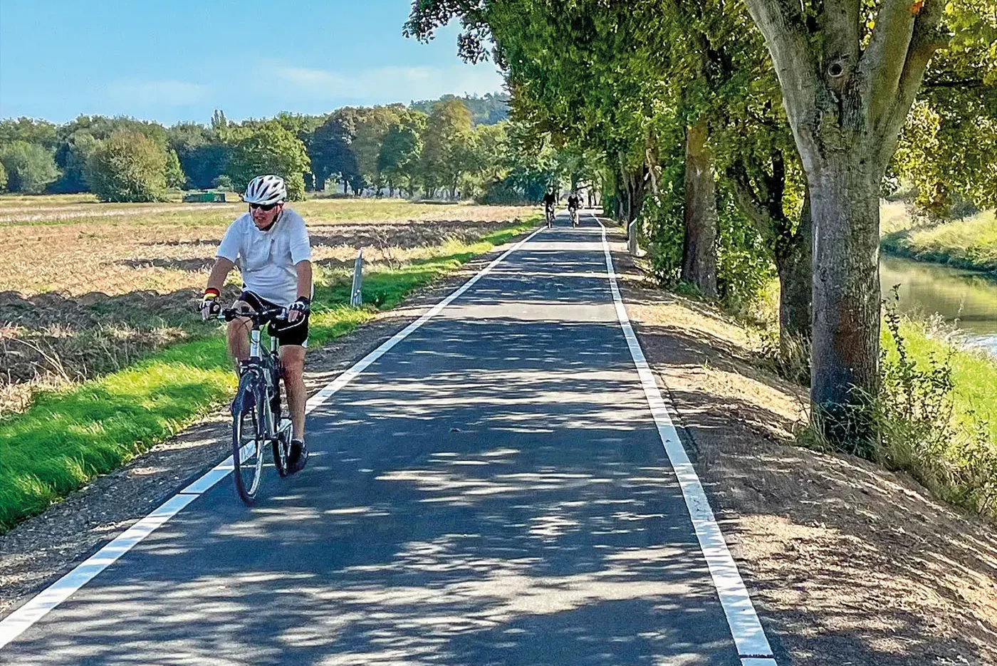 Niddauferweg zwischen  Harheim und Bad Vilbel: So macht Radfahren Spaß!<br><span class="image-copyright">Joachim Hochstein</span>