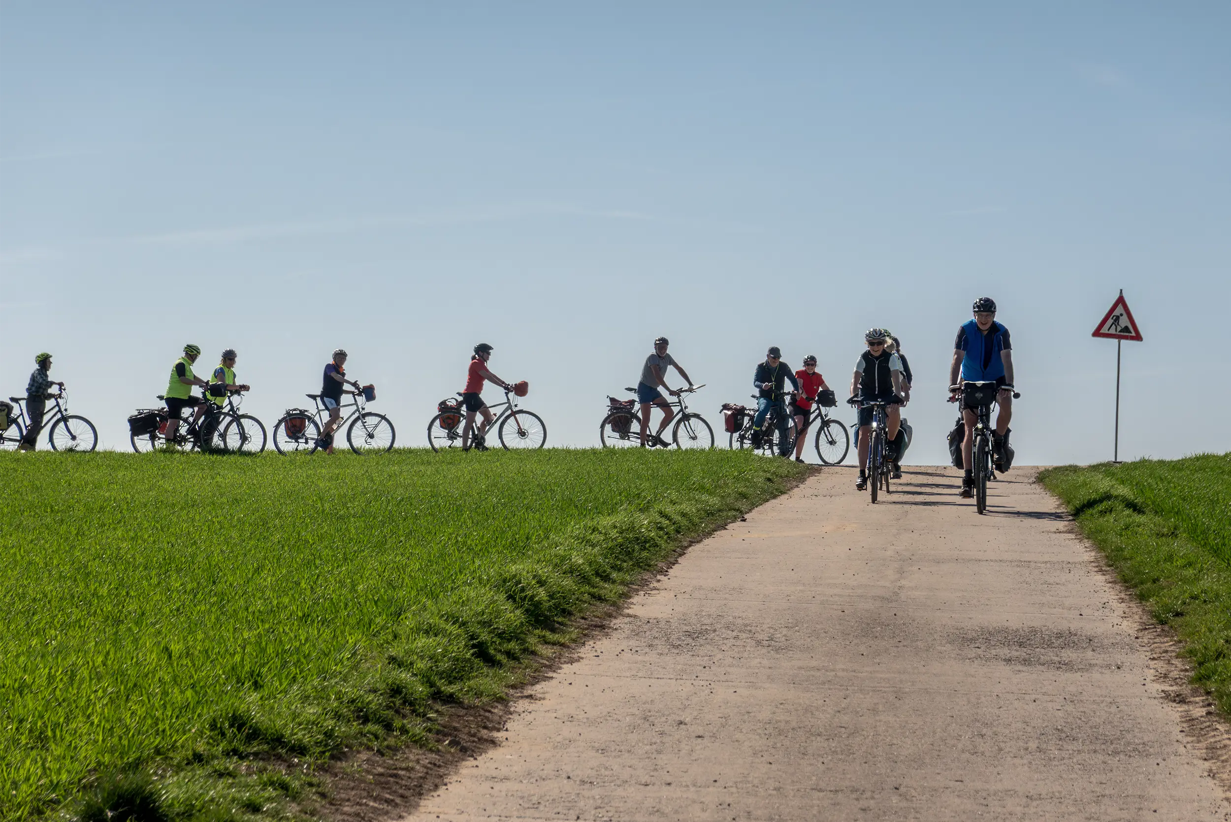 Saisonstart 2026

Tages-Tourenprogramm undProgramm unserer Radreisenjetzt online verfügbar

 Zum Online Tourenprogramm des ADFC Frankfurt 

 Zum Radreise-Portal des ADFC Frankfurt