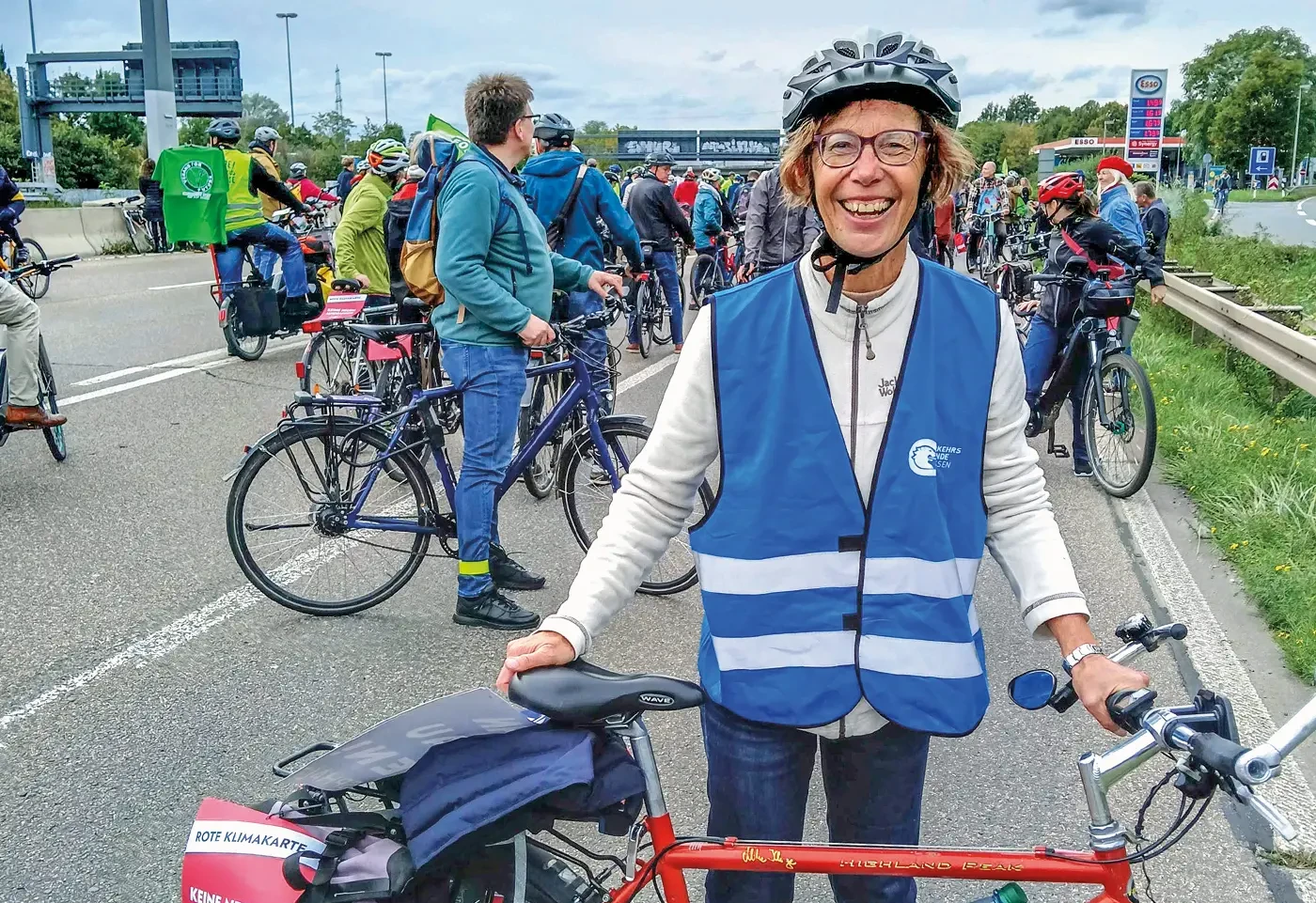 Tina als Teilnehmerin an der Demonstration gegen den Ausbau der A 5 im September 2024<br><span class="image-copyright">Michael Bunkenburg</span>