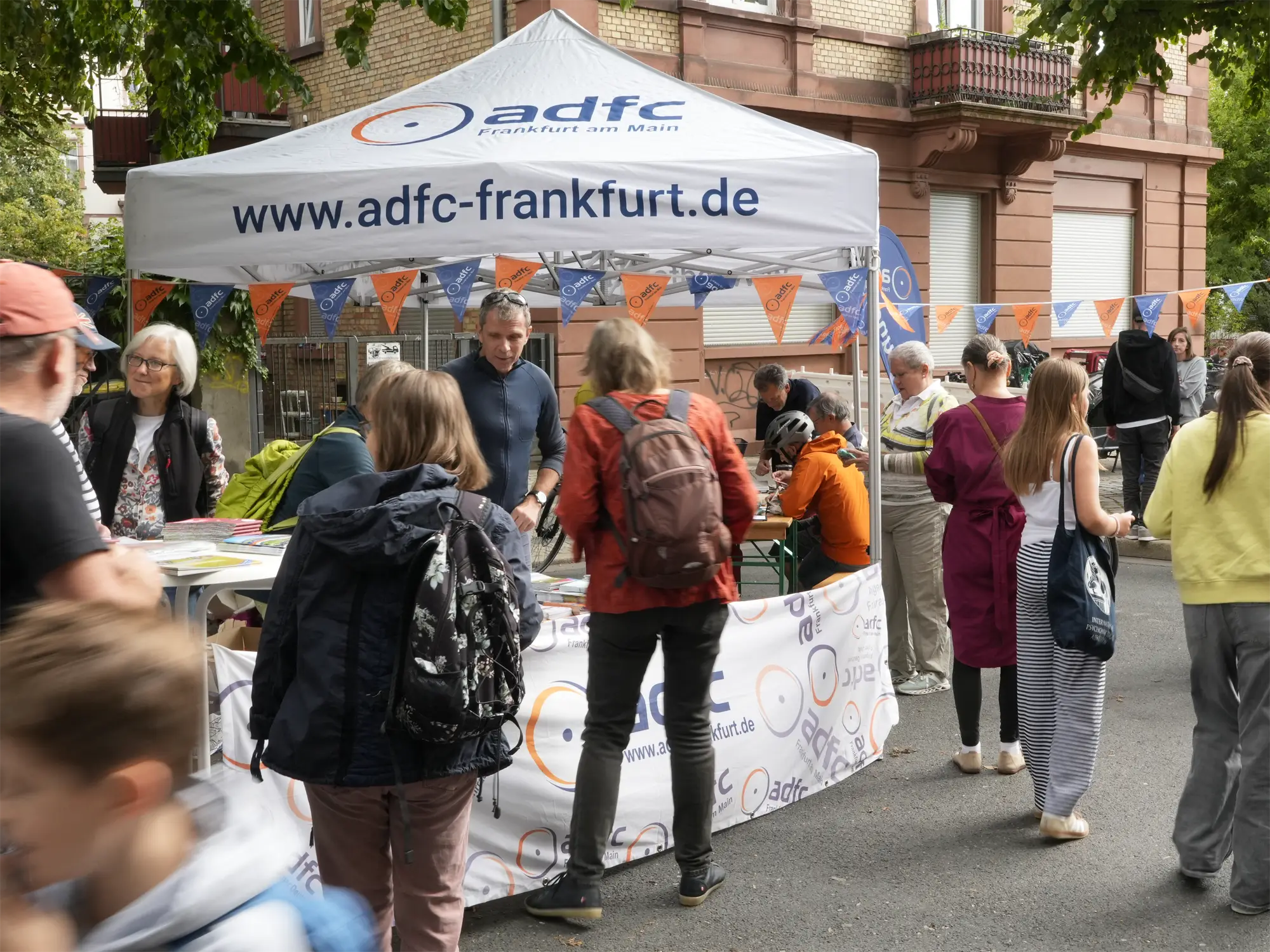 Rotlintstraßenfest 2026 mit Codierung