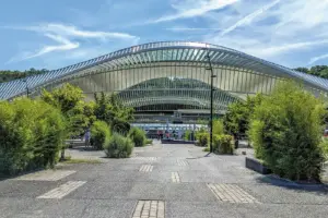 Gare des Guillemins in Lüttich (oder französisch: Liège) Gare des Guillemins in Lüttich (oder französisch: Liège)